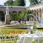 Thea Am Rosengarten
