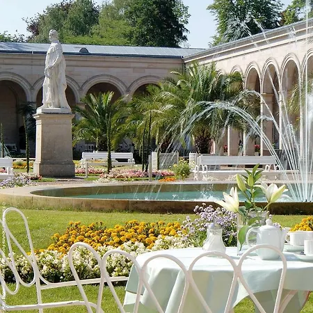 Thea Am Rosengarten