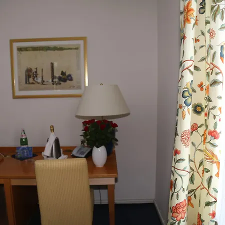 Thea Am Rosengarten 3*