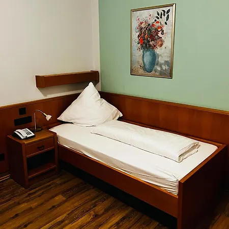 Thea Am Rosengarten Hotel 3*