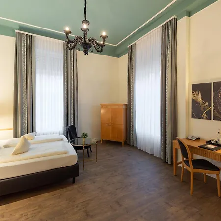 מלון Thea Am Rosengarten 3*
