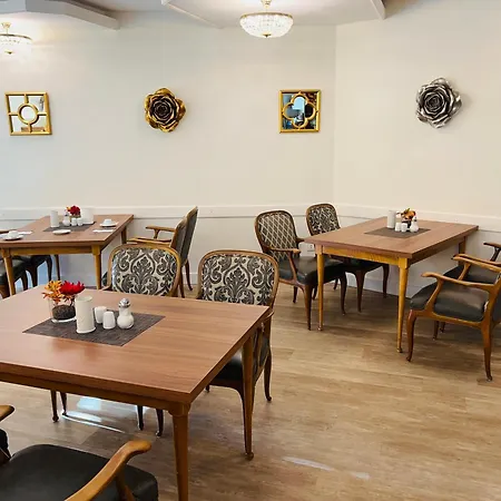 Thea Am Rosengarten Hotel 3*