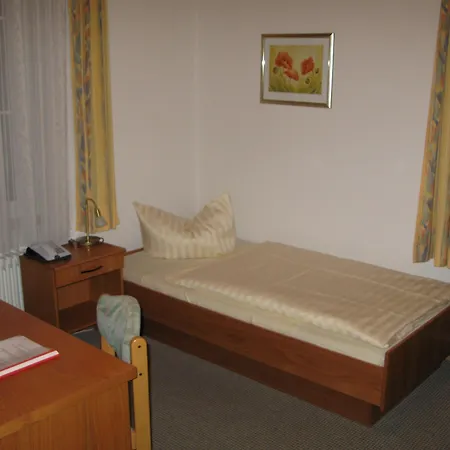 Отель Thea Am Rosengarten 3*