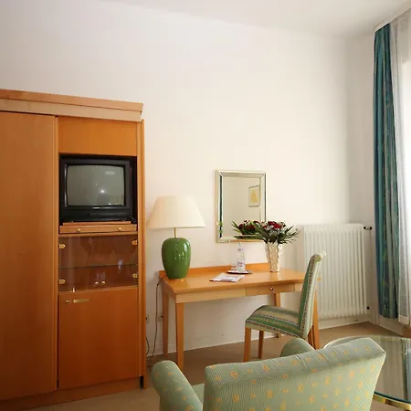 Otel Thea Am Rosengarten 3*