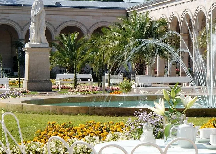 Thea Am Rosengarten